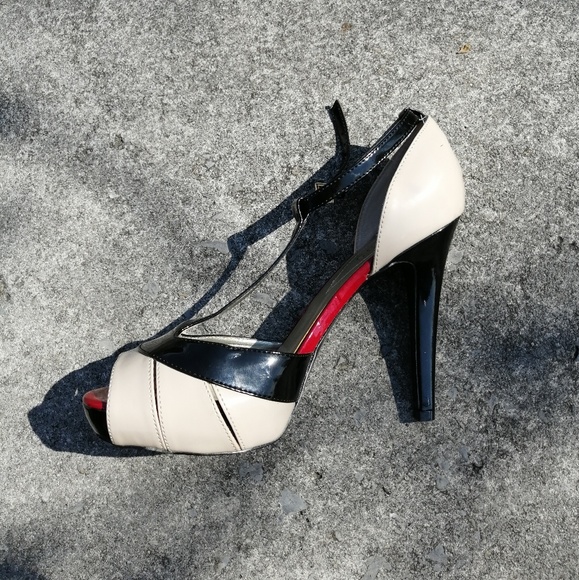 Guess High Heels - Picture 2 of 2